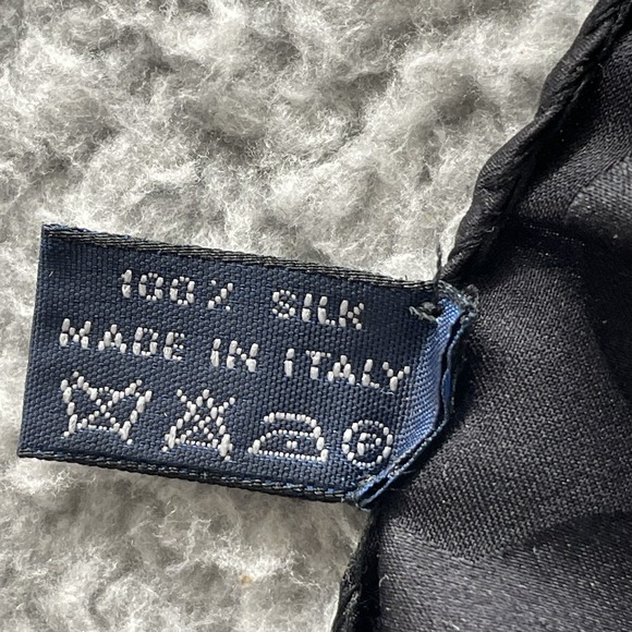 Renato Balestra‎ Scarf 100% Silk 33'x33''Floral Black White Made In Italy - Picture 4 of 10